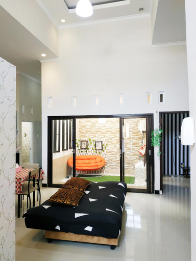 Bedroom 2, ANAMI Homestay Cilacap, Cilacap