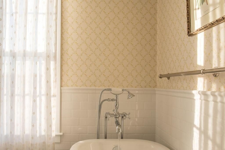 Bathroom 3, Margin Street Inn, Washington