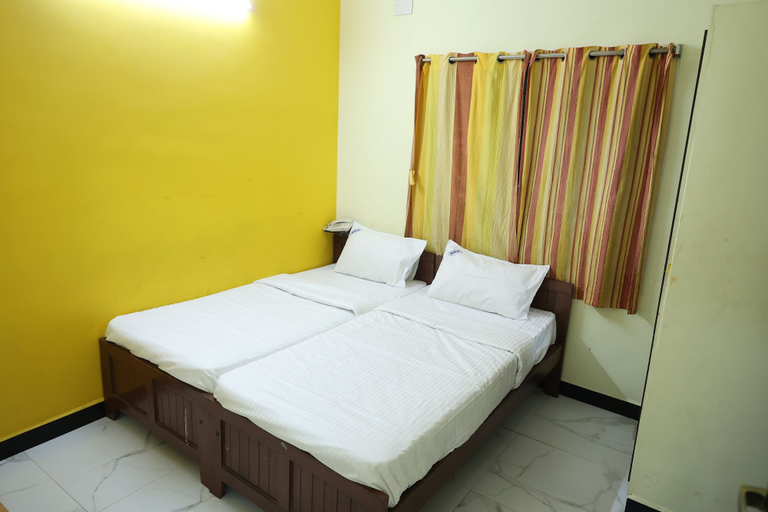 Room 3, Lakshmi Palace Near MGR Bus Stand, Madurai