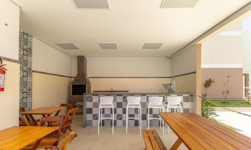 Outdoor dining 5, Apts in a Condomin. w/ Complete Leisure Facilities, 450 m fr/ the Beach - Vars, Ilhéus