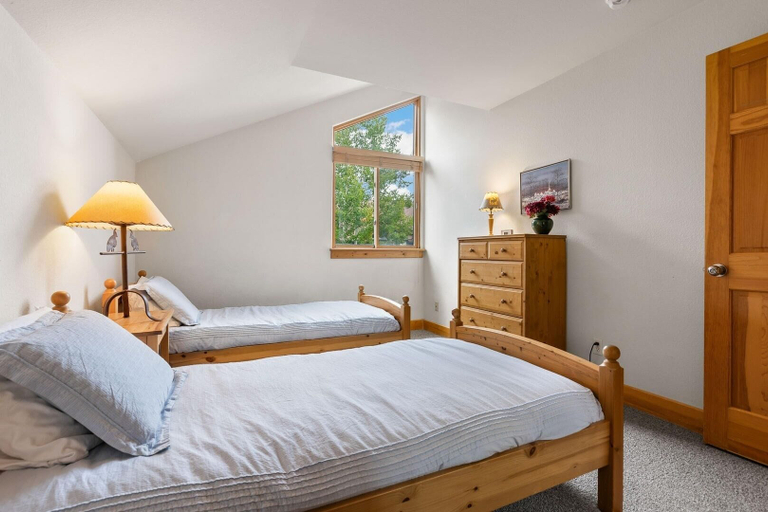 Room 4, Waterdance 475a 5 Bedroom Townhouse by RedAwning, Summit