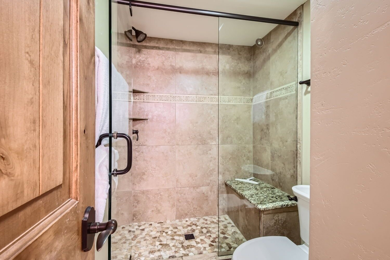 Bathroom 4, Sunwood Condos A1 2 Bedroom Condo, Eagle