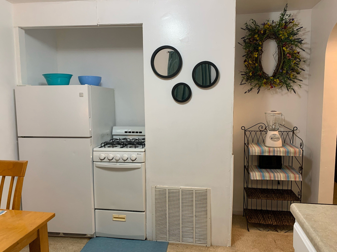 Interior 5, Beach Side Studio #2 Apts by RedAwning, Norfolk