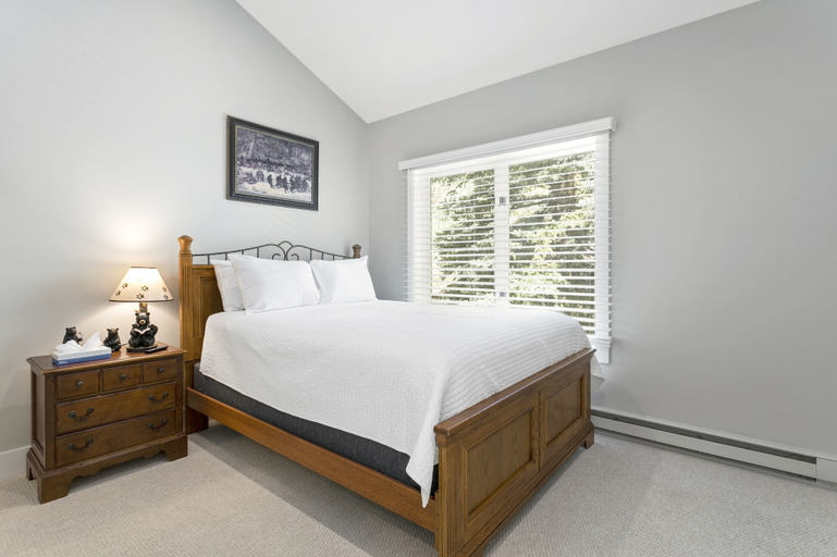 Room 2, Vail Point 35 4 Bedroom Townhouse, Eagle