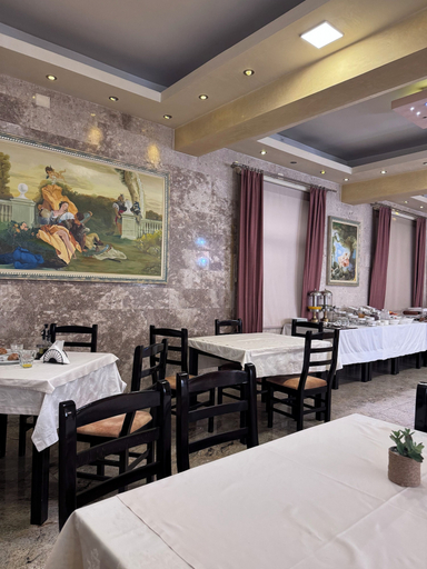 Food & Drinks 5, Hotel Plaza Berat, Beratit