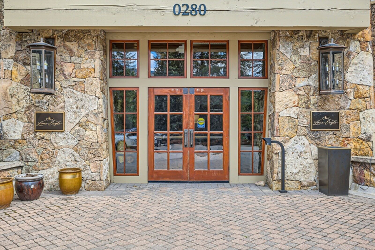 Exterior detail, Lone Eagle 3013 3 Bedroom Condo, Summit
