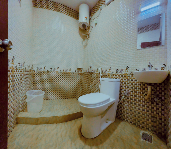 Bathroom 4, Cosy Chambre, Viluppuram