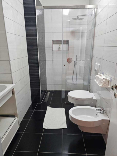Bathroom 3, My Apartments Tirana, Tiranës