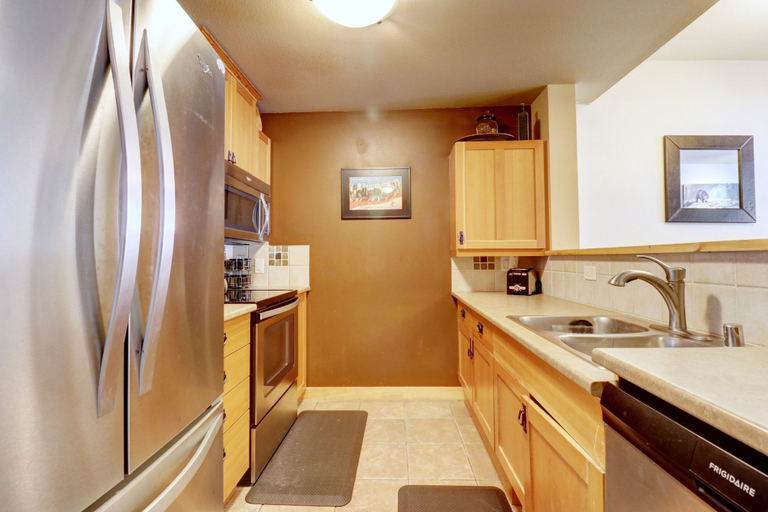 Private kitchen 2, Pp321 Passage Point 1 Bedroom Condo by RedAwning, Summit