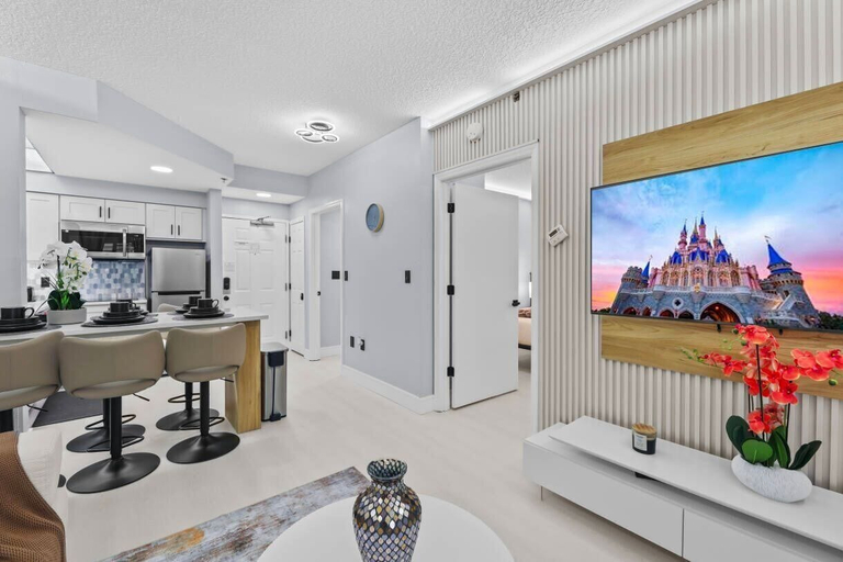 Living area 4, Staysky Orlando Family Suite w/ Kitchen, Orange
