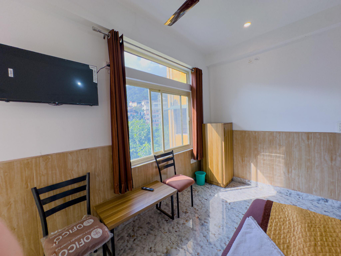 Bedroom 3, v3k invitee retreart, Garhwal