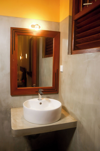Bathroom 3, Colours Beach, Bentota