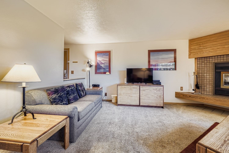 Living area 2, Frostfire B19 2 Bedroom Condo, Summit