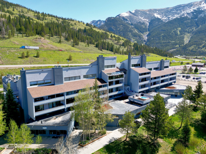 Exterior 2, Pet Friendly, Beautifully Remodeled with Mountain Views - SB204 by Redawning, Summit
