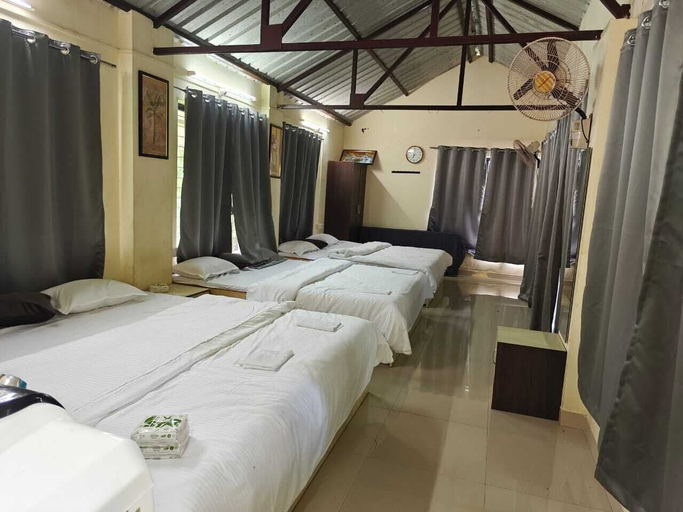 Room 5, Rutuvan Resort Girivan, Pune