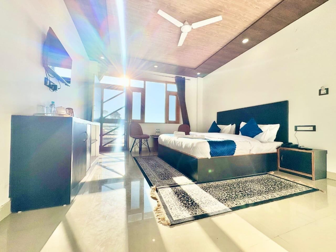 Room 2, Misty Winds Kasauli, Solan