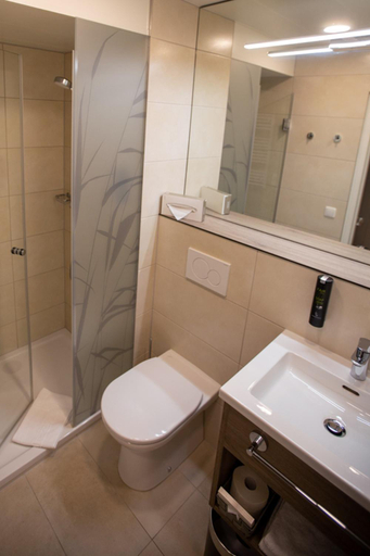 Bathroom 5, Stadtoase Kolping Hotel, Linz