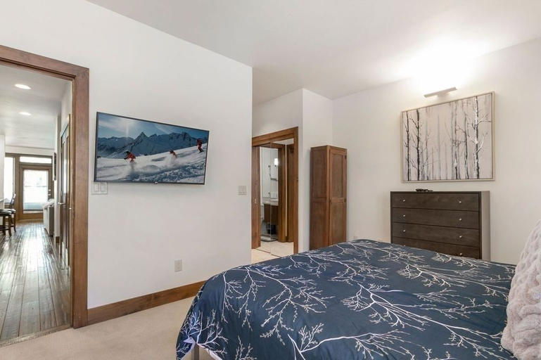 Room 4, Sunvail Condos 33c 2 Bedroom Condo by RedAwning, Eagle