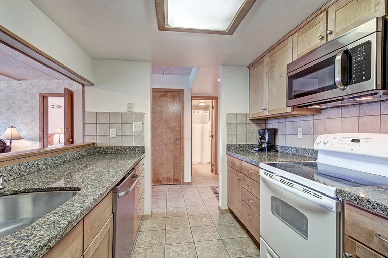 Private kitchen 3, VS438 and 440H Village Square by RedAwning, Summit
