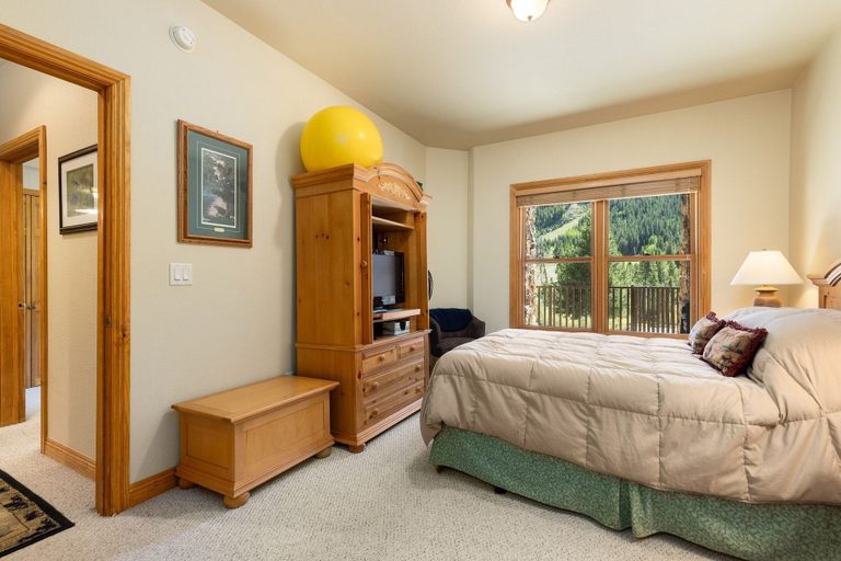 Room 4, 5949 Hidden River Lodge 3 Bedroom Condo by RedAwning, Summit