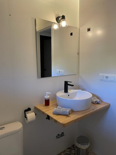 Bathroom 4, Casa de la Mestra - ALBERGA, Barcelona