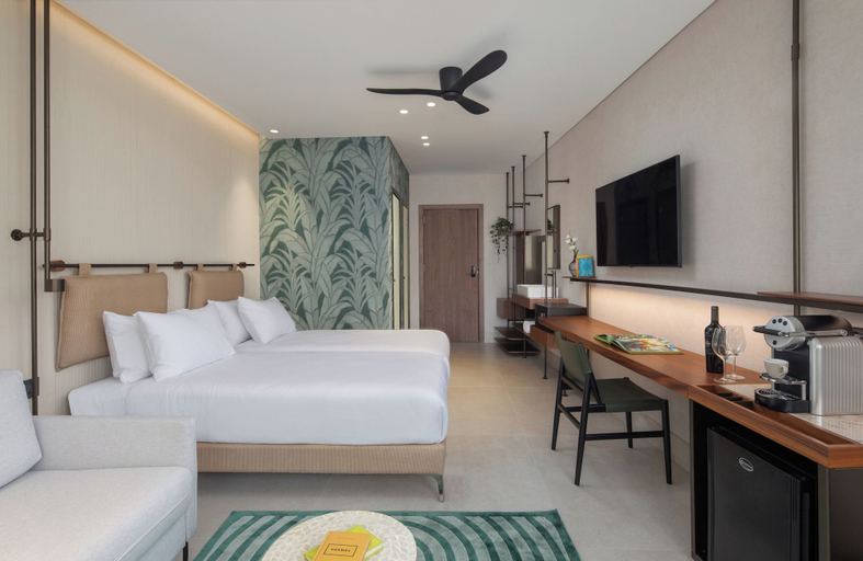 Room 5, Metro Hotel Herzliya