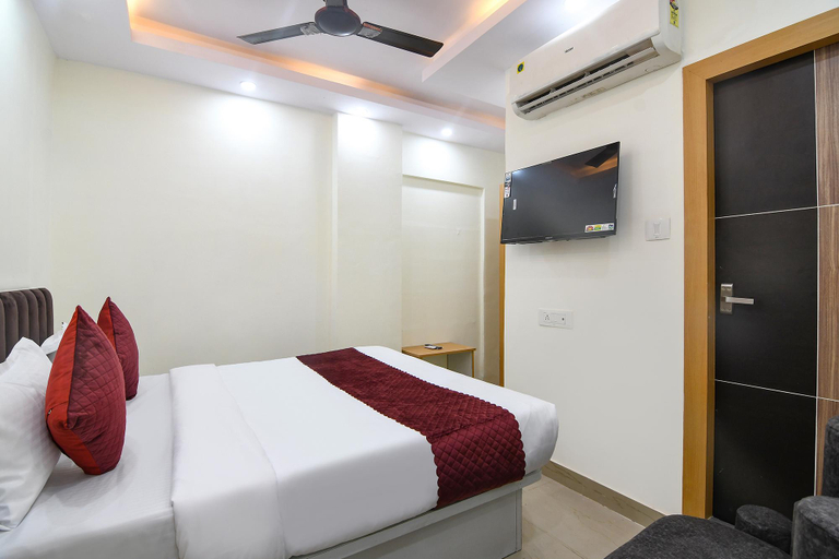 Bedroom 4, FabHotel Royal Place, Kolkata