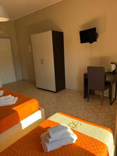 Bedroom 2, Pompei Sanctuary rooms, Napoli