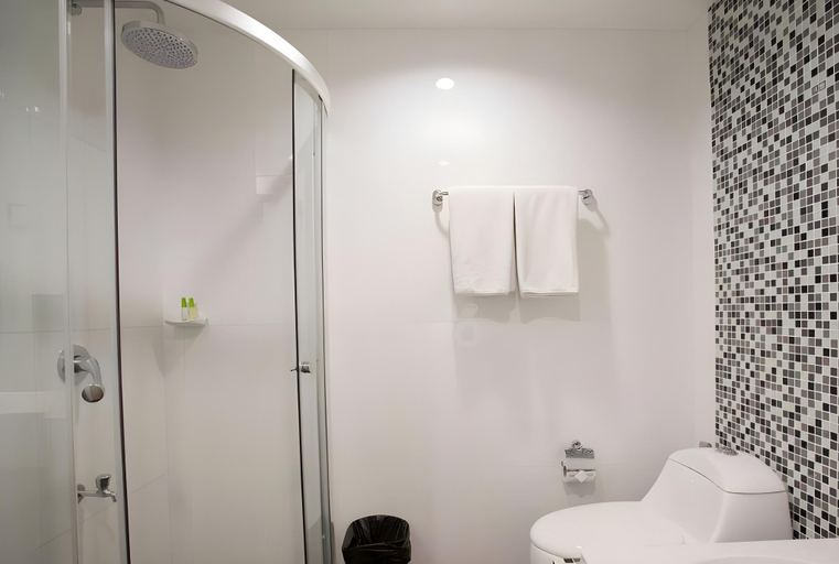 Bathroom 5, iCheck inn Residence Sathorn, Yannawa