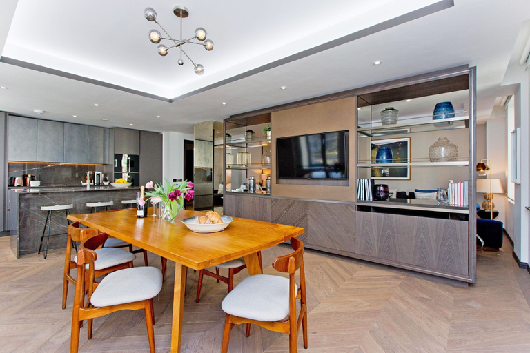 Others 4, 3-bed Deluxe Apt 101, London