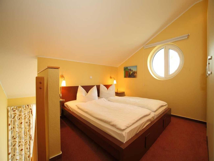 Bedroom, Elegant eingerichtete Ferienwohnung, Mecklenburgische Seenplatte