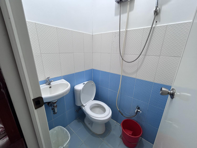 Bathroom 4, Garden of Gen Resort, Cavinti