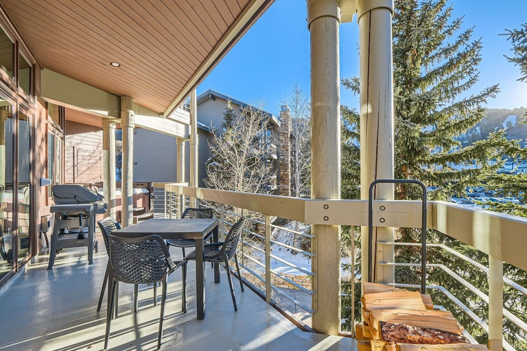 Outdoor dining 4, 24b Powder Run 2 Bedroom Condo by RedAwning, Summit