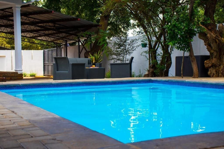 Outdoor pool 3, 118 Bayley Street, Ekurhuleni