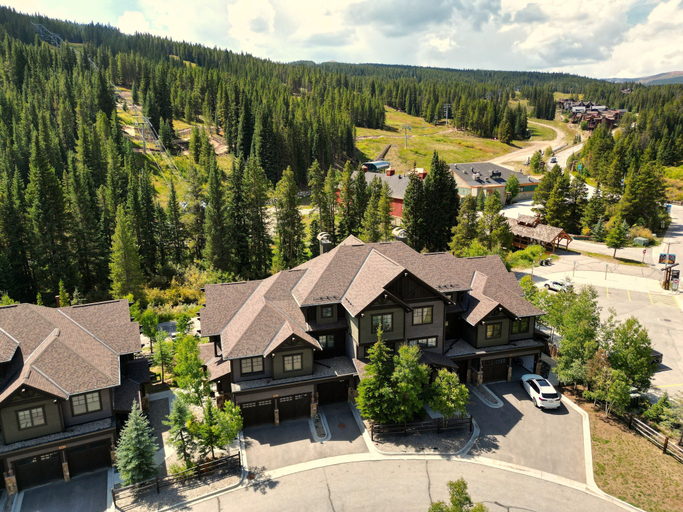 Exterior 5, Mountain Chalet Right Next To The Lift - 39B by RedAwning, Summit