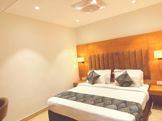 Room 3, Lush Premier Hotel, Kanpur Nagar