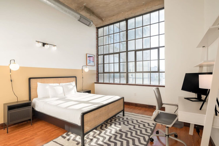 Room 4, Sosuite 3BR Apt w Balcony, W/d, Gym, On-site Bar, Philadelphia