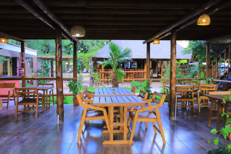 Dining, Three Tree Hotel, Ngamiland East