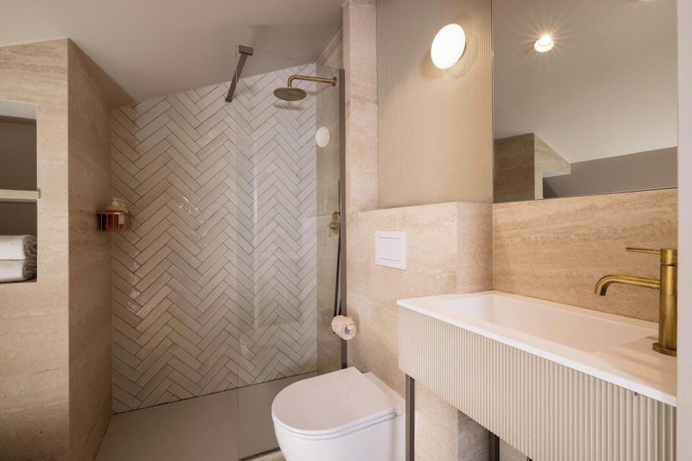 Bathroom 4, Crisol Mozart, Alpes-Maritimes
