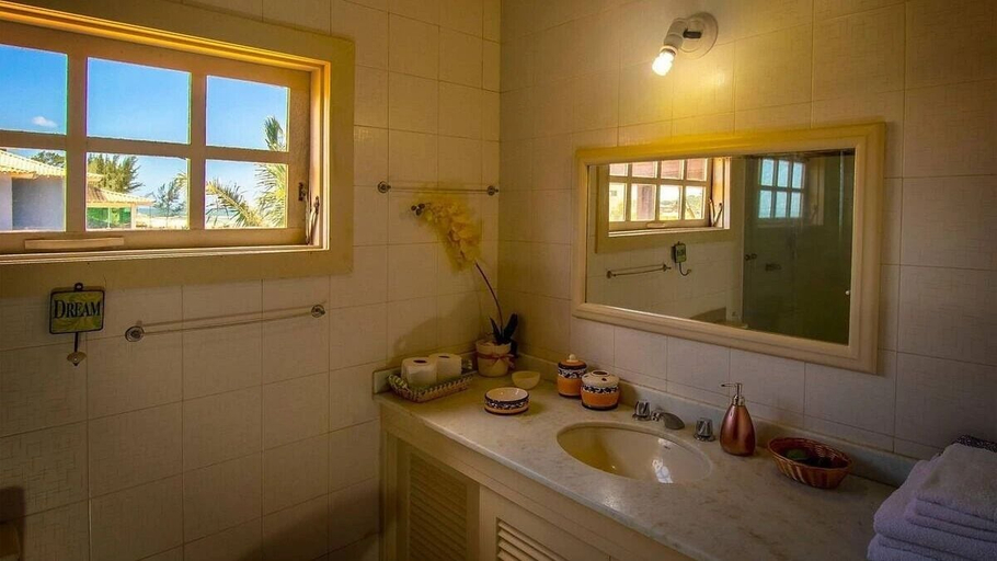 Bathroom 3, Oceânica 1000, Saquarema