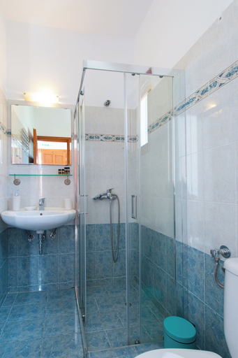 Bathroom 5, Blue Fish Apartments, South Aegean