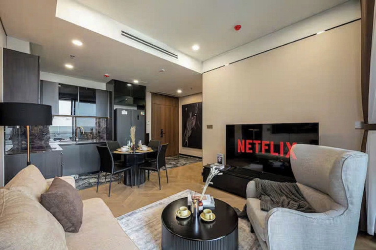 Room 3, Odela Luxstay Q2 Terrace Residence, District 2