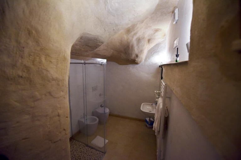 Bathroom 4, cava dei desideri, Matera