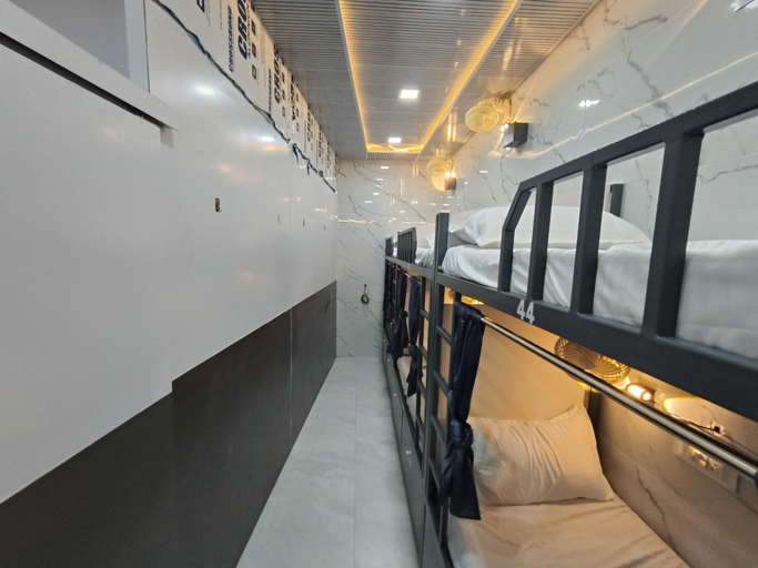 Room 3, Basera Dormitory and Separate Cabins, Mumbai Suburban