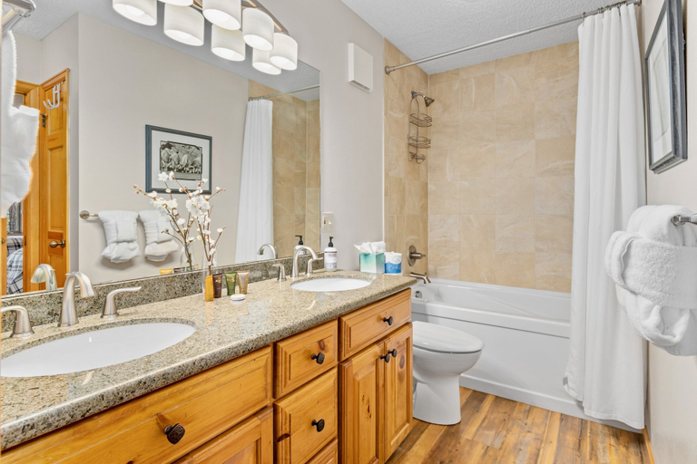 Bathroom 4, Montane Luxury Vacation Rental At Windcliff 3 Bedroom Home, Larimer