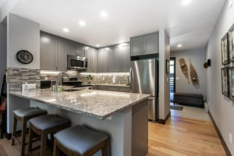 Private kitchen, Sunriver Condos E104 2 Bedroom Condo, Eagle