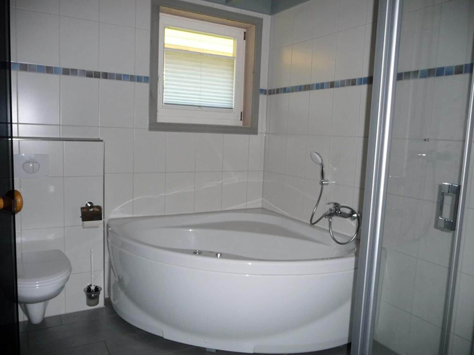 Bathroom 3, Ferienhaus im skandinavischen Stil, Mecklenburgische Seenplatte