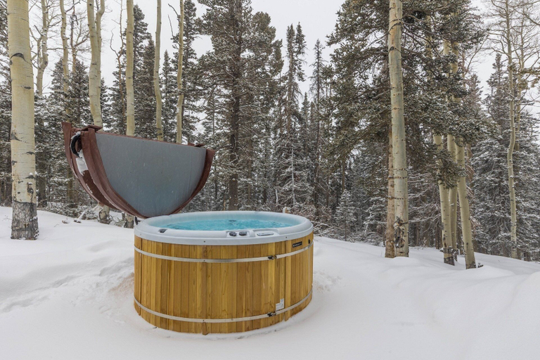Outdoor spa tub 5, Saddle Horn Lane 4 Bedroom Home, San Miguel