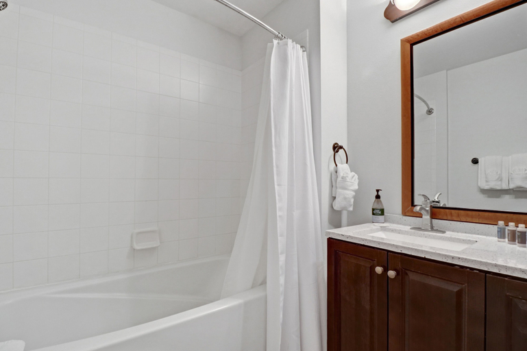 Bathroom 5, Co208 Copper One Lodge 2 Bedroom Condo by RedAwning, Summit