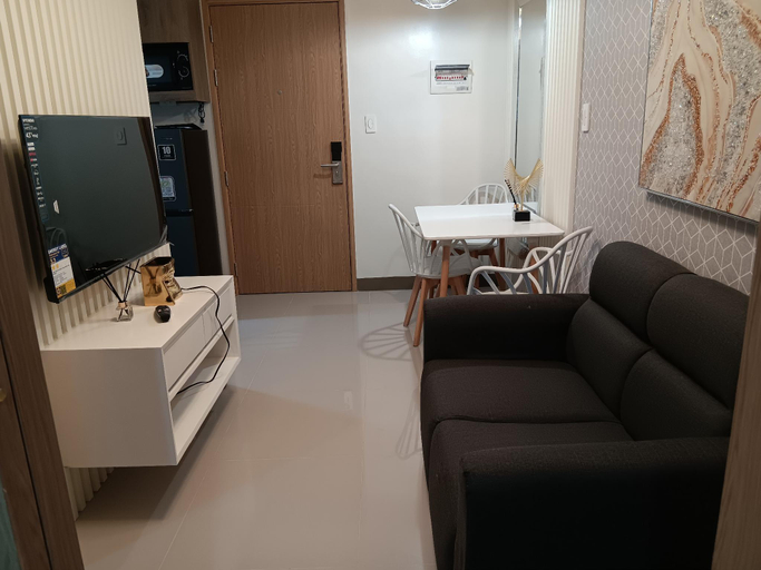 Others 5, Bloom Residences , Parañaque